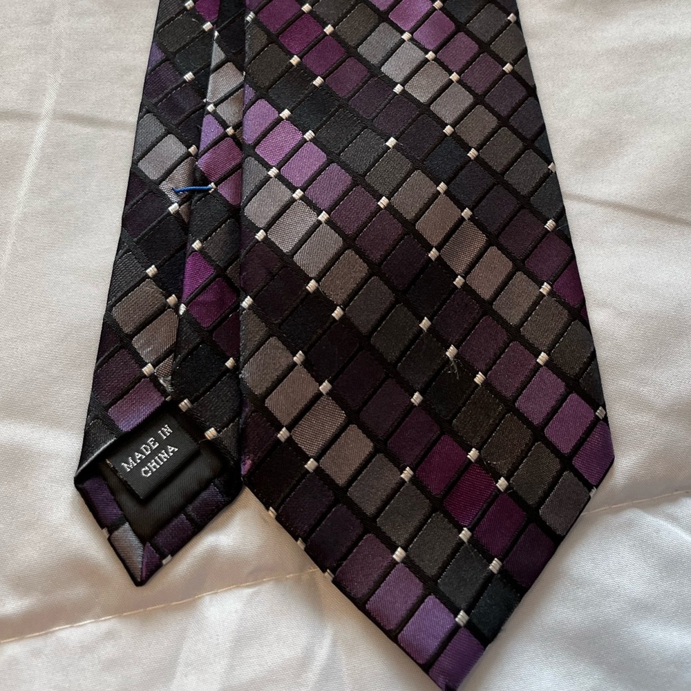 Kenneth Cole tie